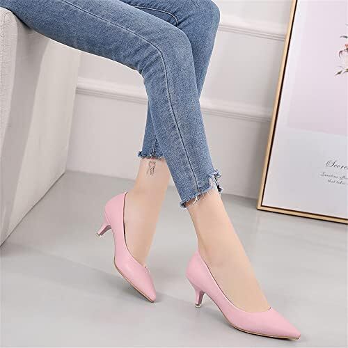 کفش‌های ژله‌ای ساحلی زنانه خیره‌کننده بر روی آپارتمان‌های باله نرم تابستانی کریستالی Image