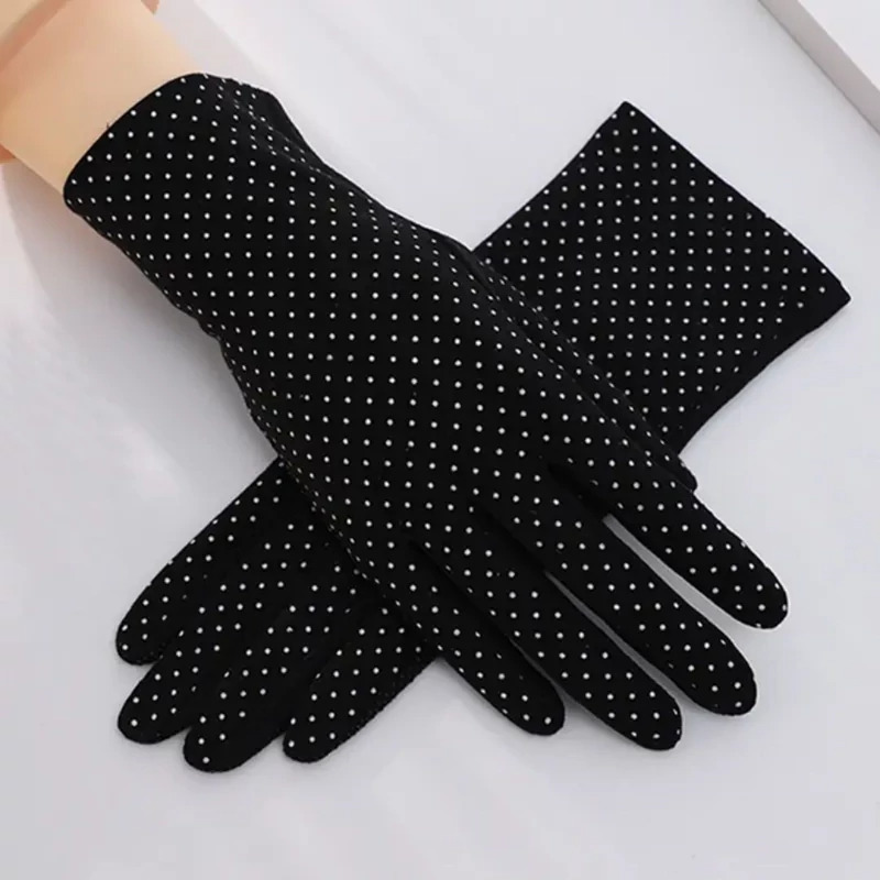 دستکش های زنانه نخی ضد آفتاب،طرح توپ توپی،سبک،تنفسی و محافظ در برابر اشعه uv،مناسب برای رانندگی،پیاده روی،رنگ مشکی Image