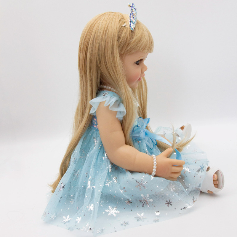 عروسک سیلیکونی وینیل واقعی ۲۲ اینچی(۵۵ سانتیمتر) با لباس آبی رنگ  و لوازم جانبی برای سن +۳