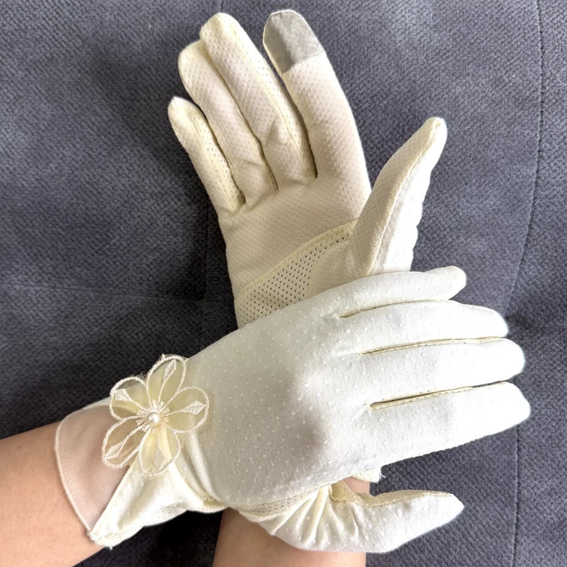 دستکش های زنانه نخی ضد آفتاب،طرح گلدار،سبک،تنفسی و محافظ در برابر اشعه uv،مناسب برای رانندگی،پیاده روی،رنگ شیری Image