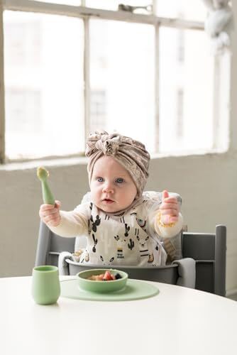 ست غذای اول ezpz (نیلی) - ست تغذیه نوزاد ۱۰۰% سیلیکونی با زیرپایه، لیوان آموزشی و قاشق برای غذاهای اولیه + تغذیه خودرهبری نوزاد - مناسب برای ۴ ماه به بالا Image