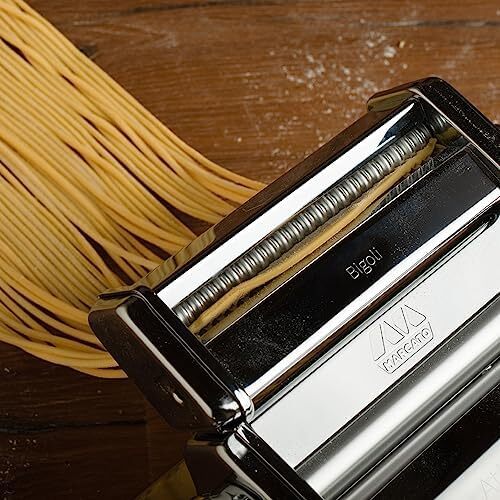 چسب کاتر مارکاتو، ساخت ایتالیا، با دستگاه پاستا اطلس 150 Bigoli AC-150-BIG کار می کند Image