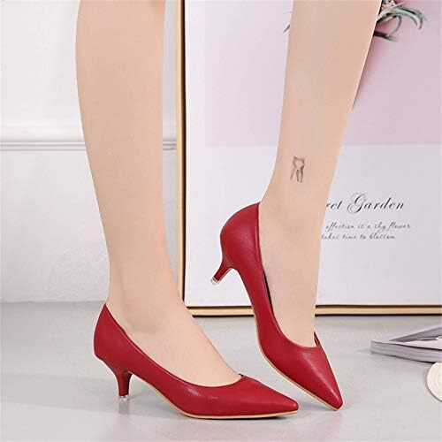 کفش‌های ژله‌ای ساحلی زنانه خیره‌کننده بر روی آپارتمان‌های باله نرم تابستانی کریستالی Image