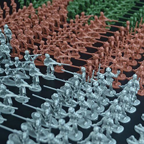 RAINBOW TOYFROG Army Men Play Bucket-Soldiers of WWII-Over 300 Piece Set Image
