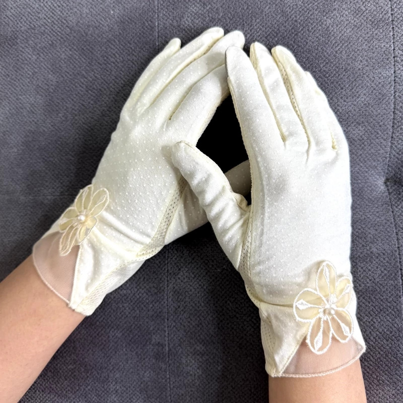 دستکش های زنانه نخی ضد آفتاب،طرح گلدار،سبک،تنفسی و محافظ در برابر اشعه uv،مناسب برای رانندگی،پیاده روی،رنگ شیری Image