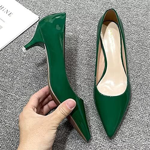 کفش‌های ژله‌ای ساحلی زنانه خیره‌کننده بر روی آپارتمان‌های باله نرم تابستانی کریستالی Image